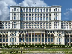 Het huis van het volk te Boekarest