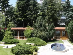 Voormalige woning en tuin van Ceaucescu