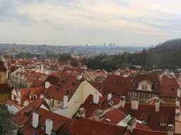 Uitzicht over Praag vanaf de burcht
